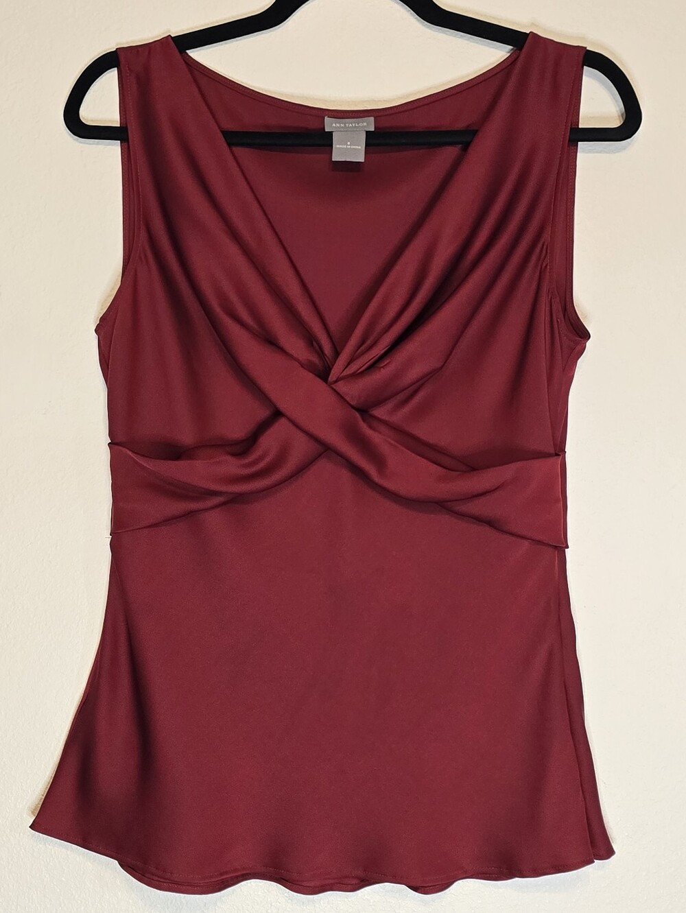 Ann Taylor Silk Blend Twist Front Sleeveless Top Maroon Burgundy Size 8